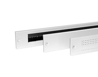 Панель с вентиляцией цоколя телекоммуникационного